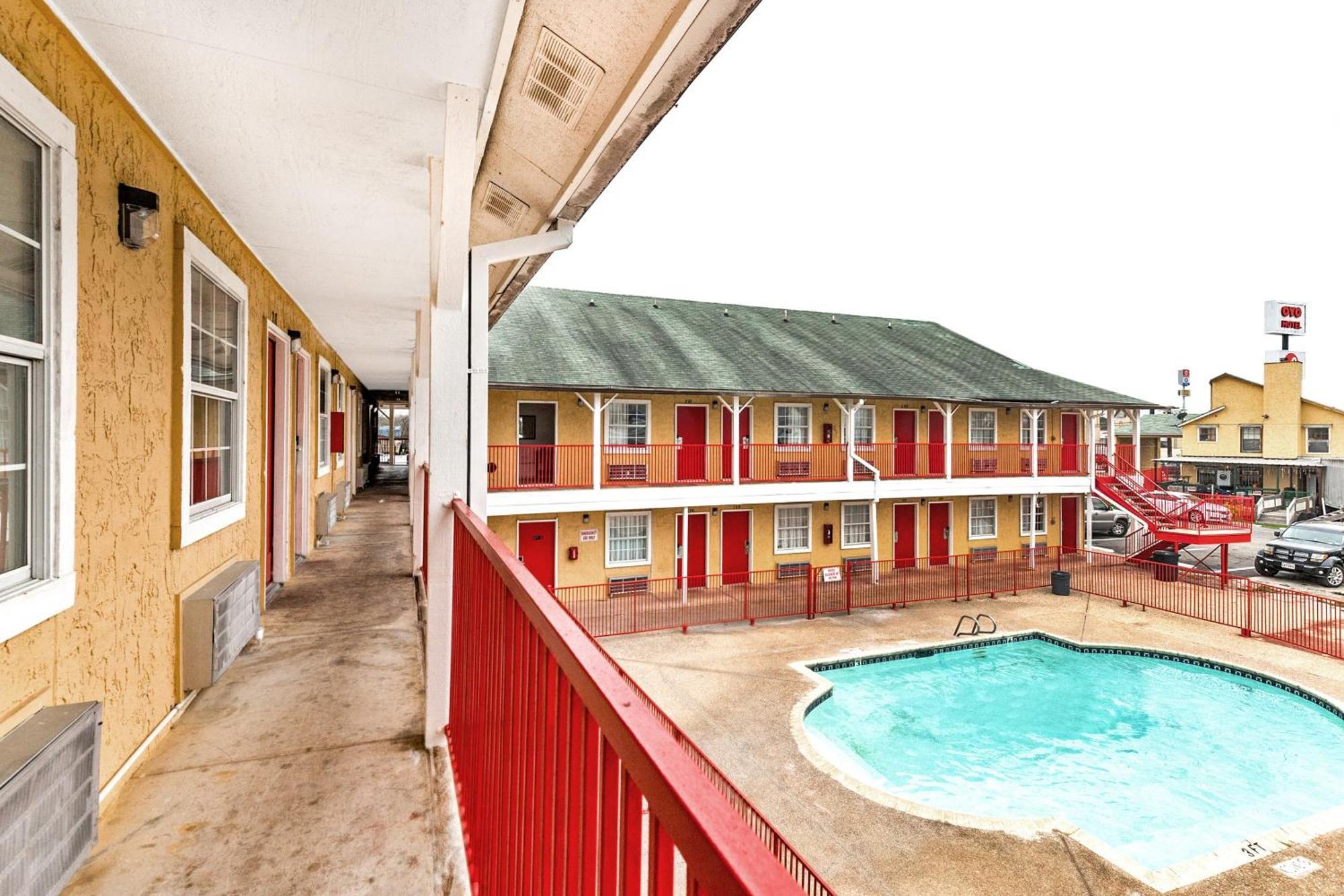 Oyo Hotel San Antonio Lackland Near Seaworld Eksteriør bilde